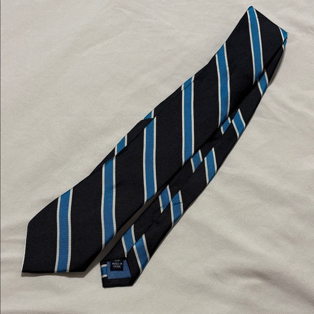 1901 Men's Tie with Black and Blue Stripes - Picture 2 of 5